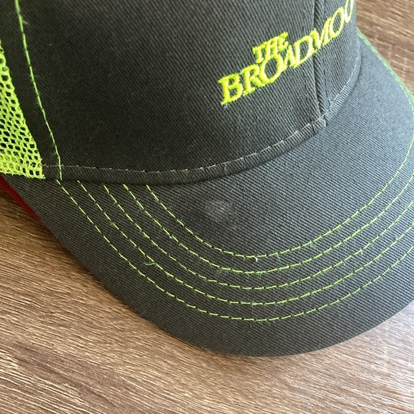 Bundle of 2 Pre Owned Youth Quray Colorado’s The Broadmoor Hats - Picture 10 of 10